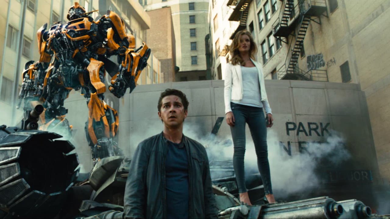 Transformers: Dark of the Moon still 7