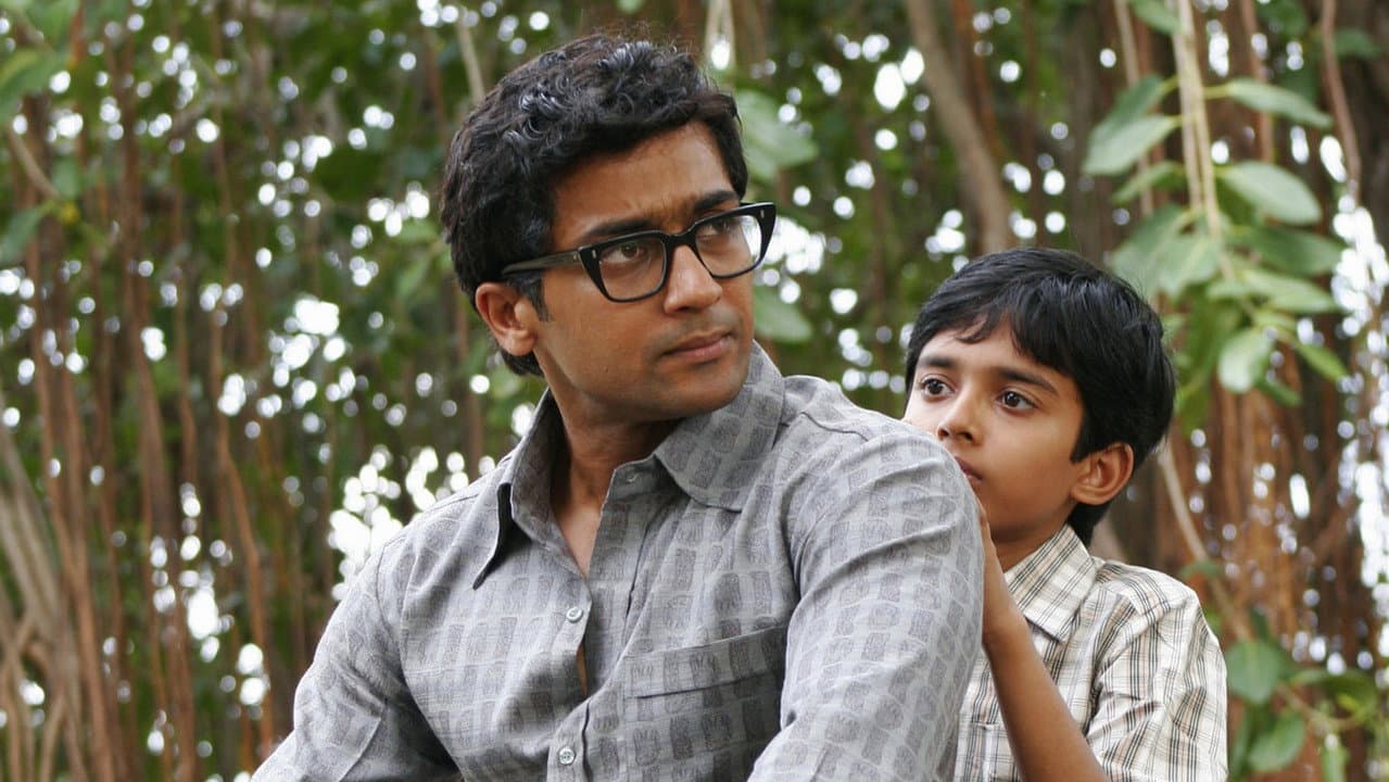 Vaaranam Aayiram Review: A Poetic Life Journey still 8