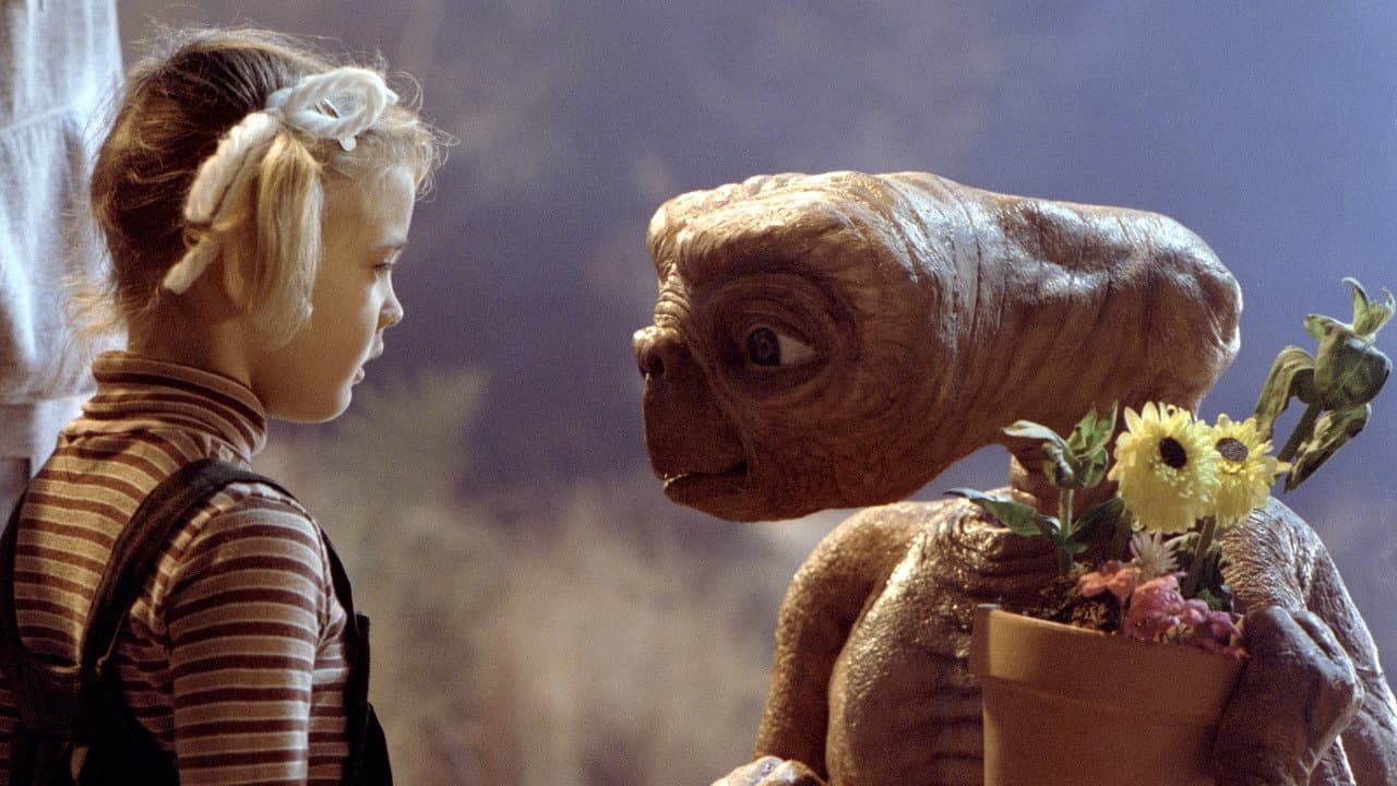 E.T. the Extra-Terrestrial still 7