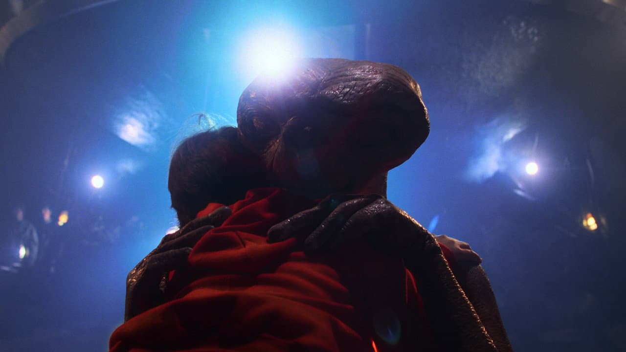 E.T. the Extra-Terrestrial still 8