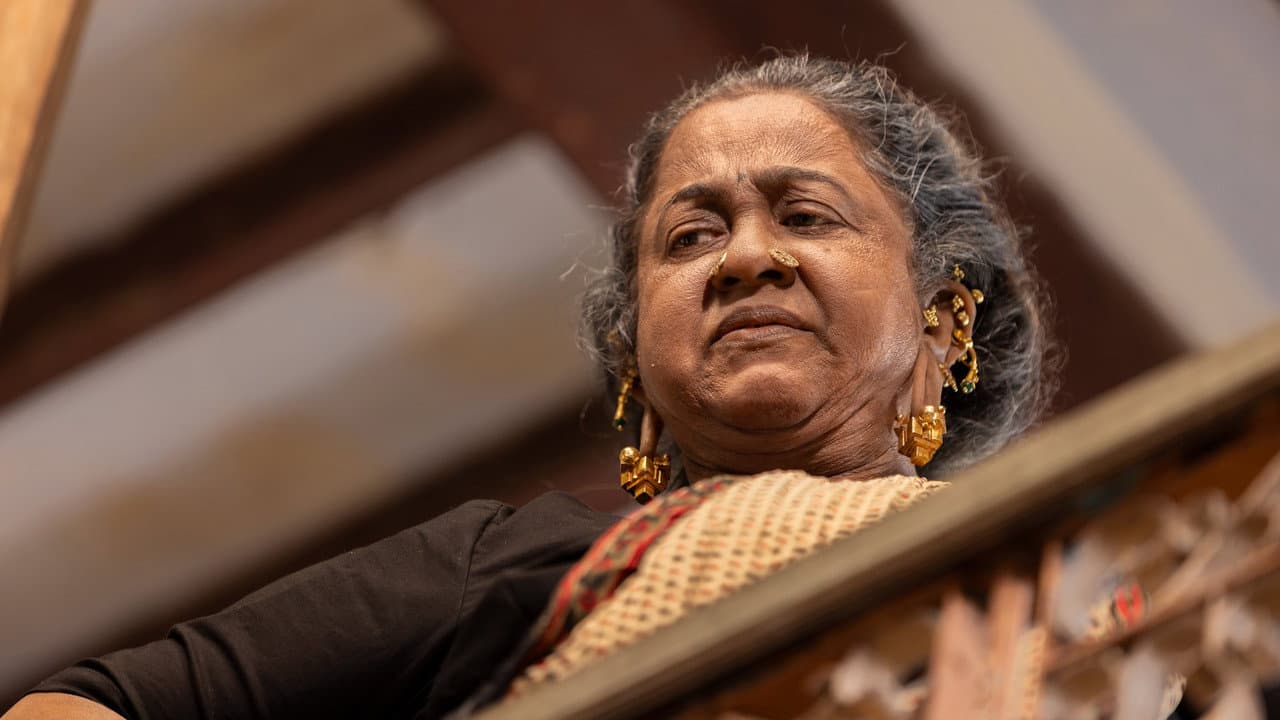 A Poignant Look at Aging: Thaai Kizhavi Review still 4
