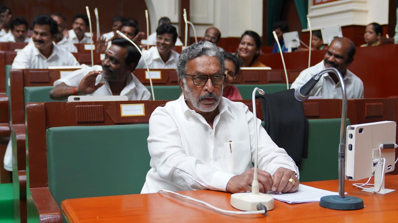 Karathey Babu still 5