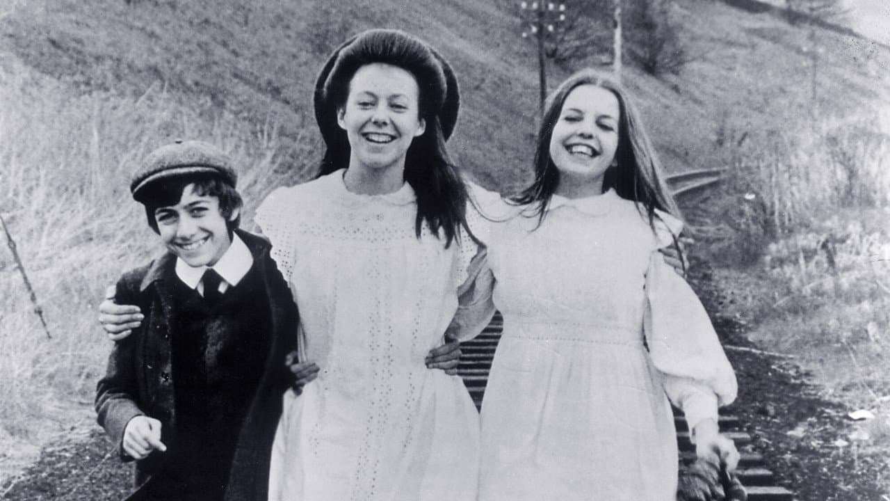 The Railway Children still 4