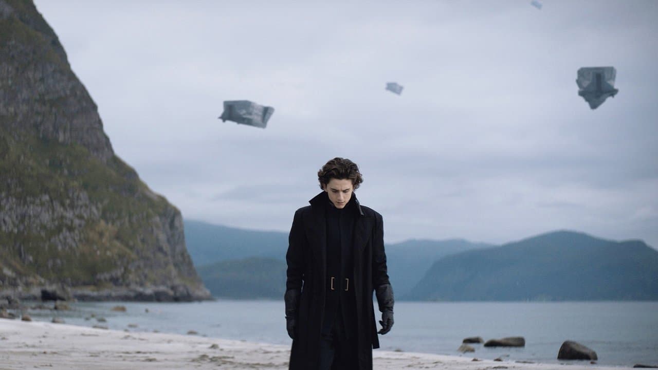 Dune still 3